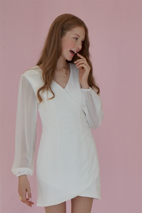 Konfirmationskjoler - Anabelle med V-udskæring og draperinger